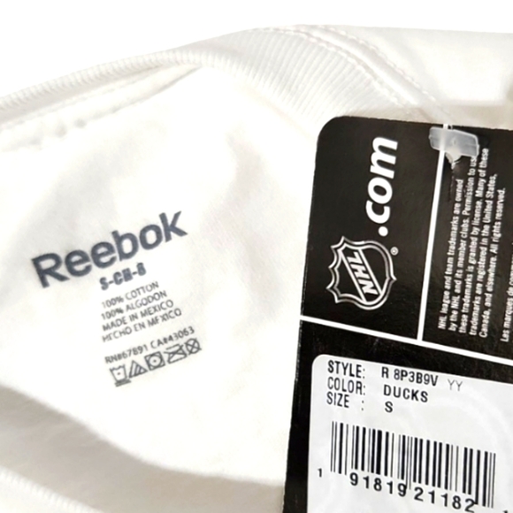Anaheim Ducks Reebok NHL Youth Small "Cross Sticks" Short Sleeve Graphic Tee - Picture 4 of 4
